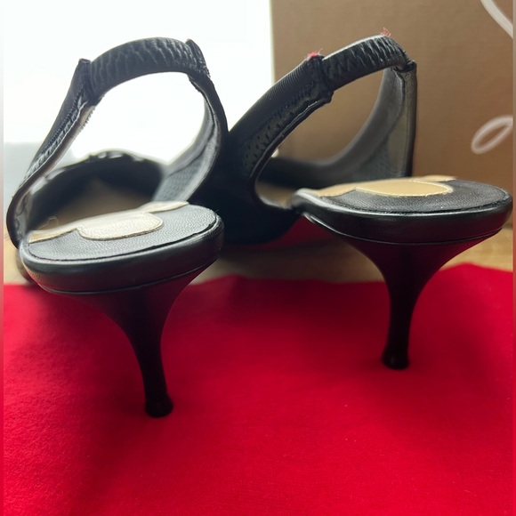 New Christian Louboutin HALL SLING PUMP 55
Perforated Leather Heels Size 7 - Picture 15 of 17